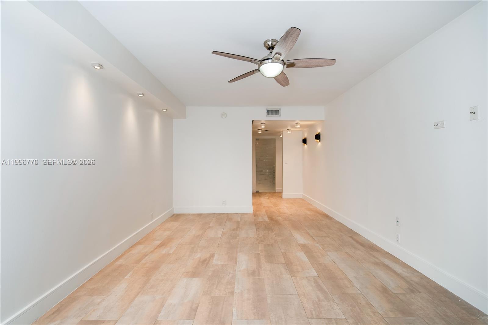 181 Crandon Blvd #104, Key Biscayne FL 33149