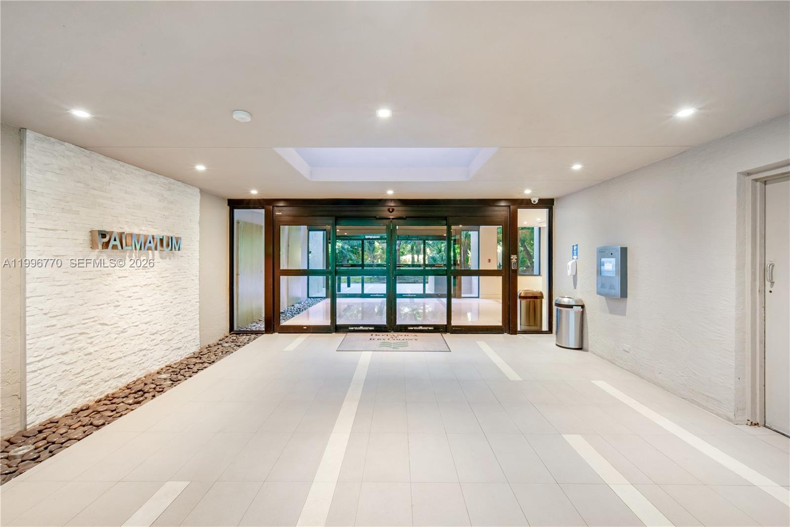 181 Crandon Blvd #104, Key Biscayne FL 33149