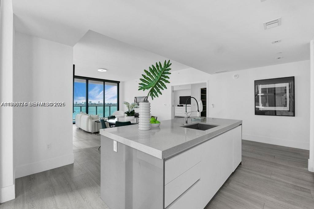 788 NE 23rd St #1402, Miami FL 33137