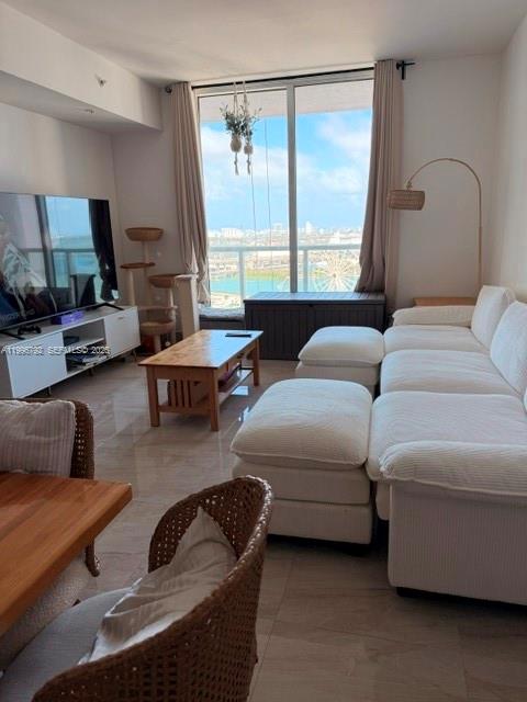 253 NE 2nd St #2309, Miami FL 33132