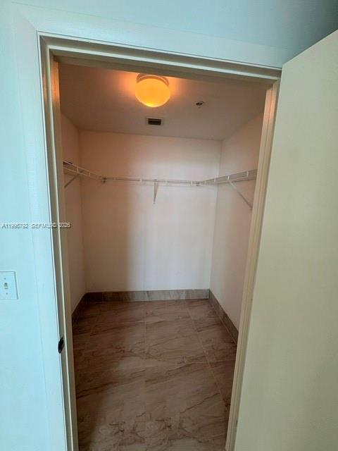 253 NE 2nd St #2309, Miami FL 33132