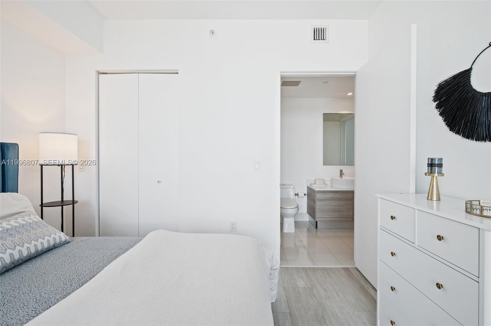 121 NE 34th St #2314, Miami FL 33137