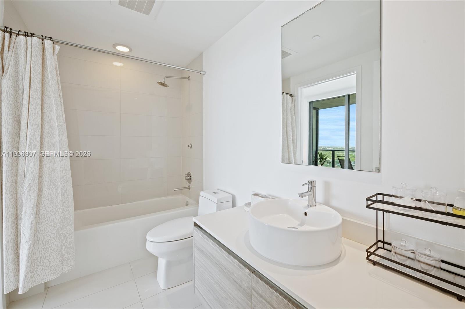 121 NE 34th St #2314, Miami FL 33137