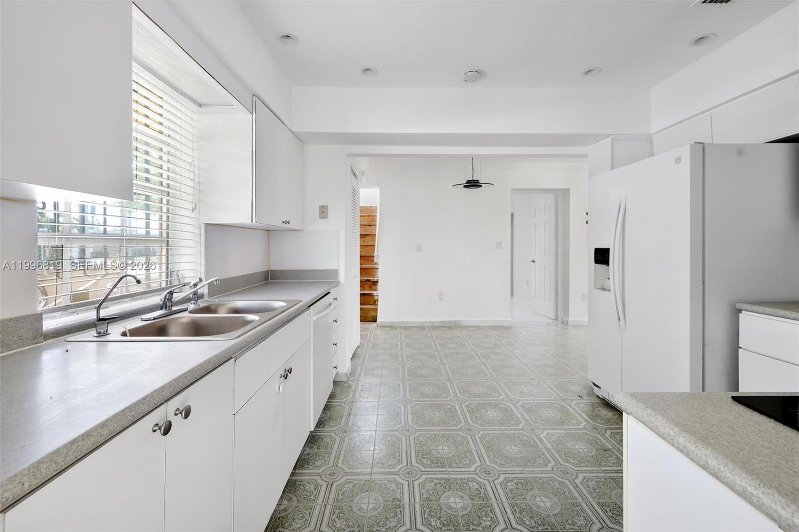 1545 Cantoria Ave, Coral Gables FL 33146