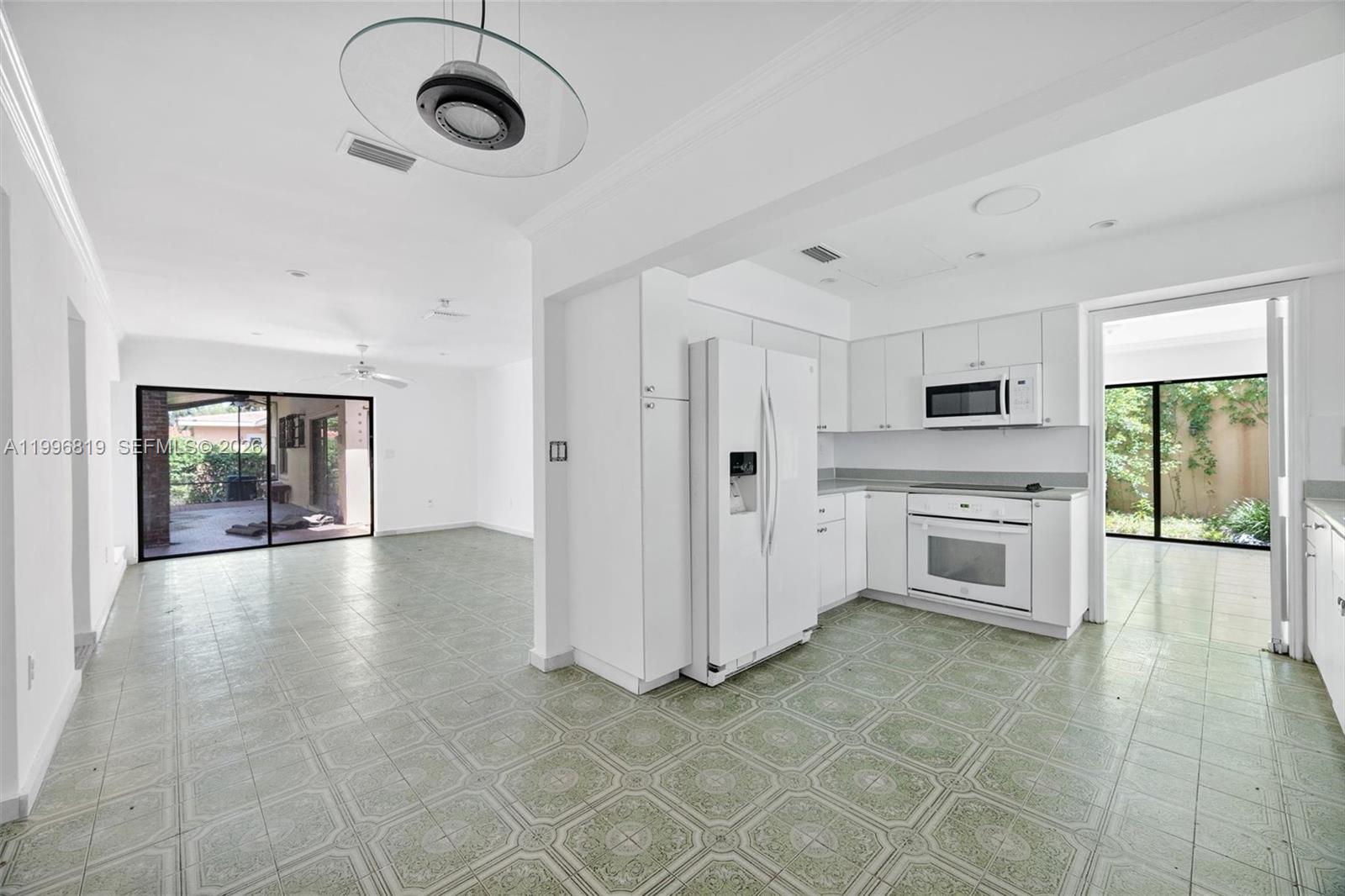 1545 Cantoria Ave, Coral Gables FL 33146