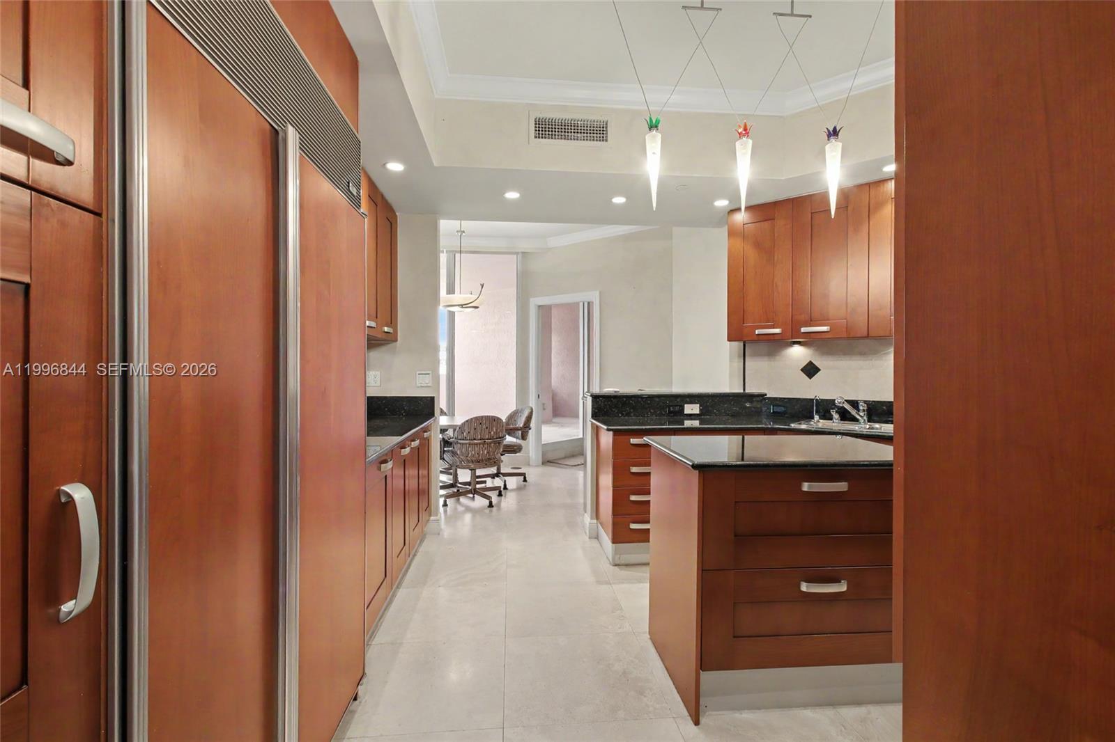 60 Edgewater Dr #3G, Coral Gables FL 33133
