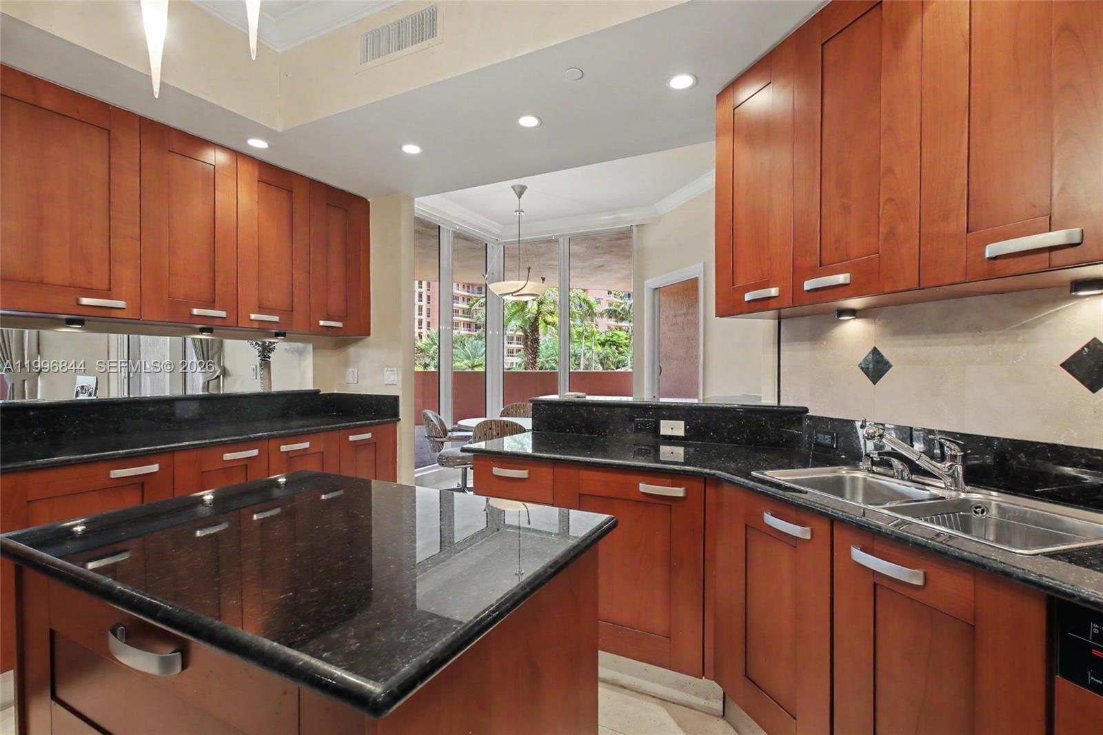 60 Edgewater Dr #3G, Coral Gables FL 33133