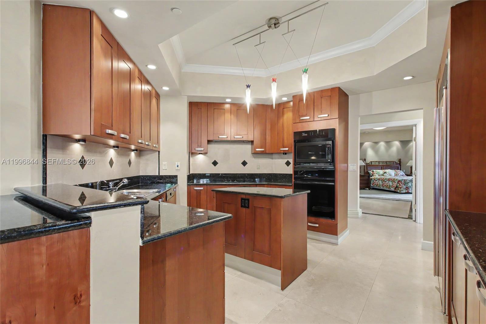 60 Edgewater Dr #3G, Coral Gables FL 33133