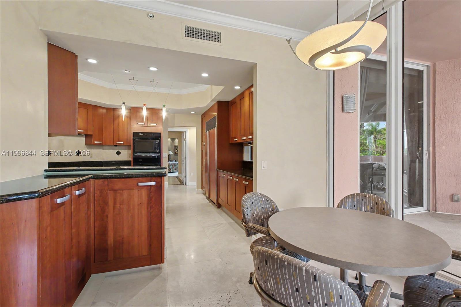 60 Edgewater Dr #3G, Coral Gables FL 33133