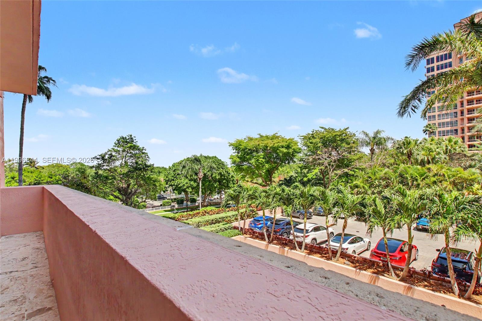 60 Edgewater Dr #3G, Coral Gables FL 33133