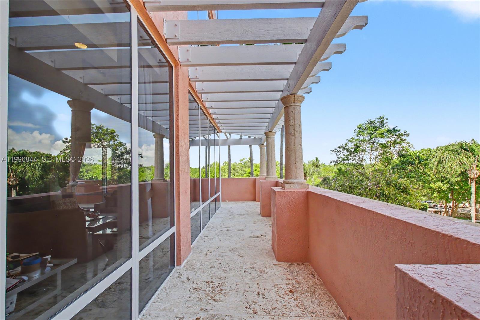 60 Edgewater Dr #3G, Coral Gables FL 33133