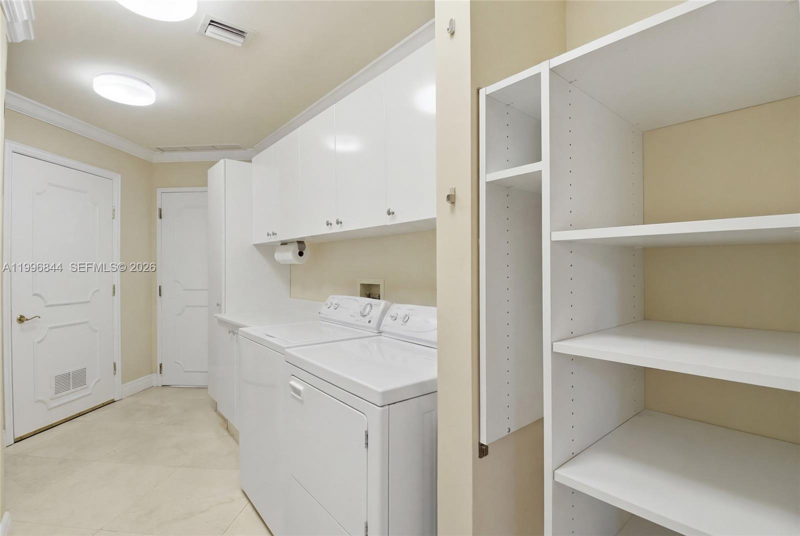 60 Edgewater Dr #3G, Coral Gables FL 33133