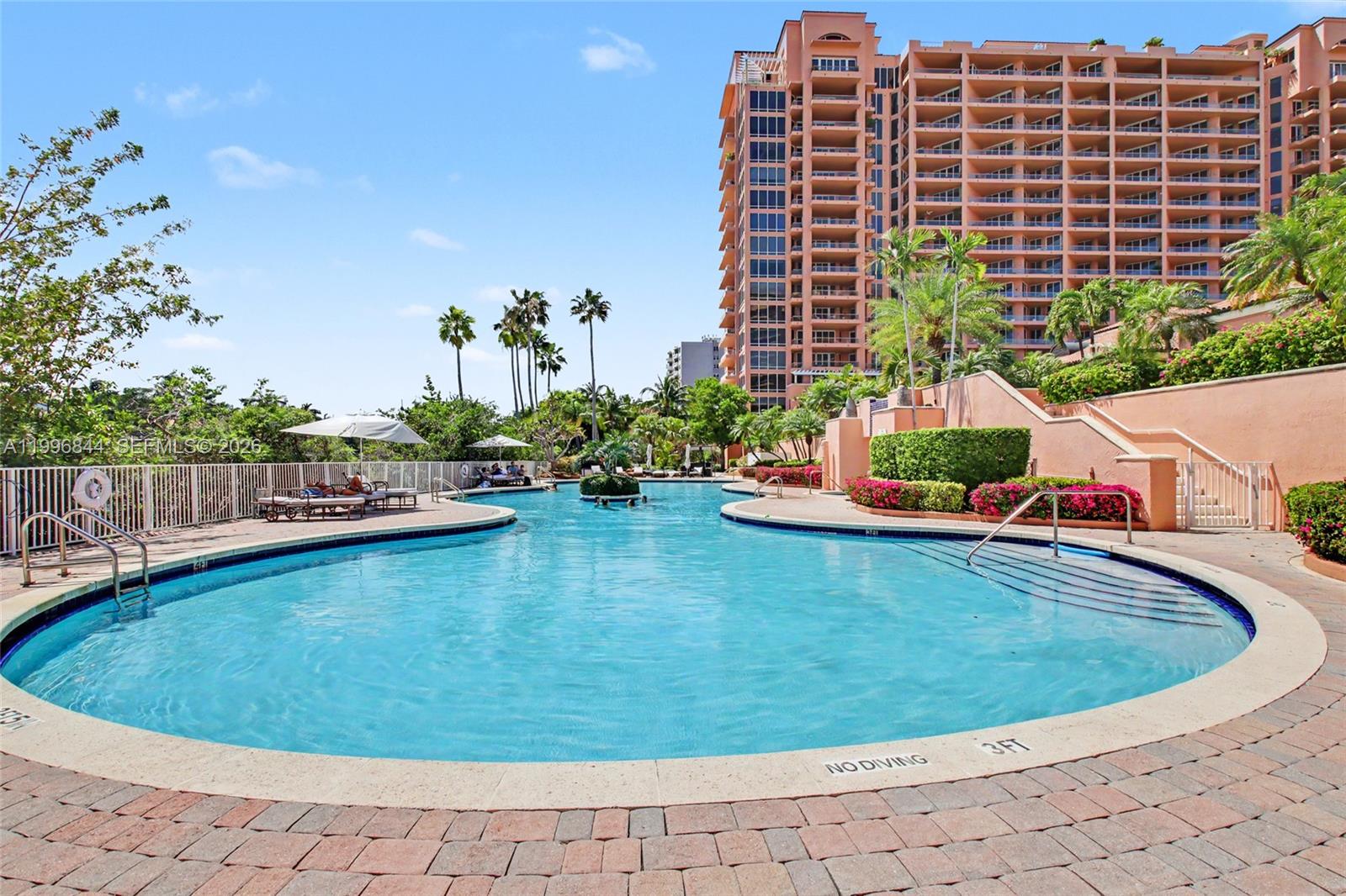 60 Edgewater Dr #3G, Coral Gables FL 33133