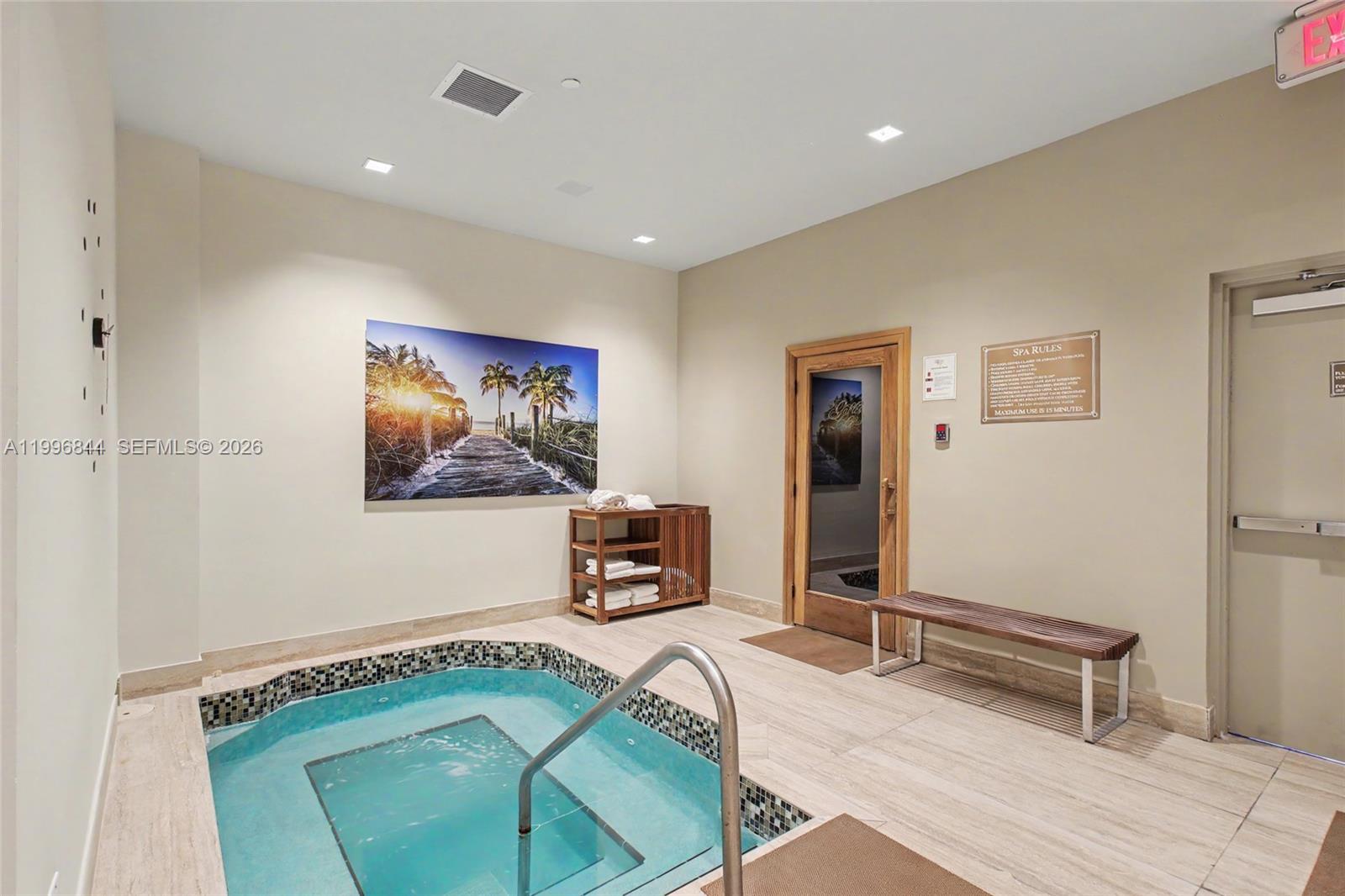 60 Edgewater Dr #3G, Coral Gables FL 33133