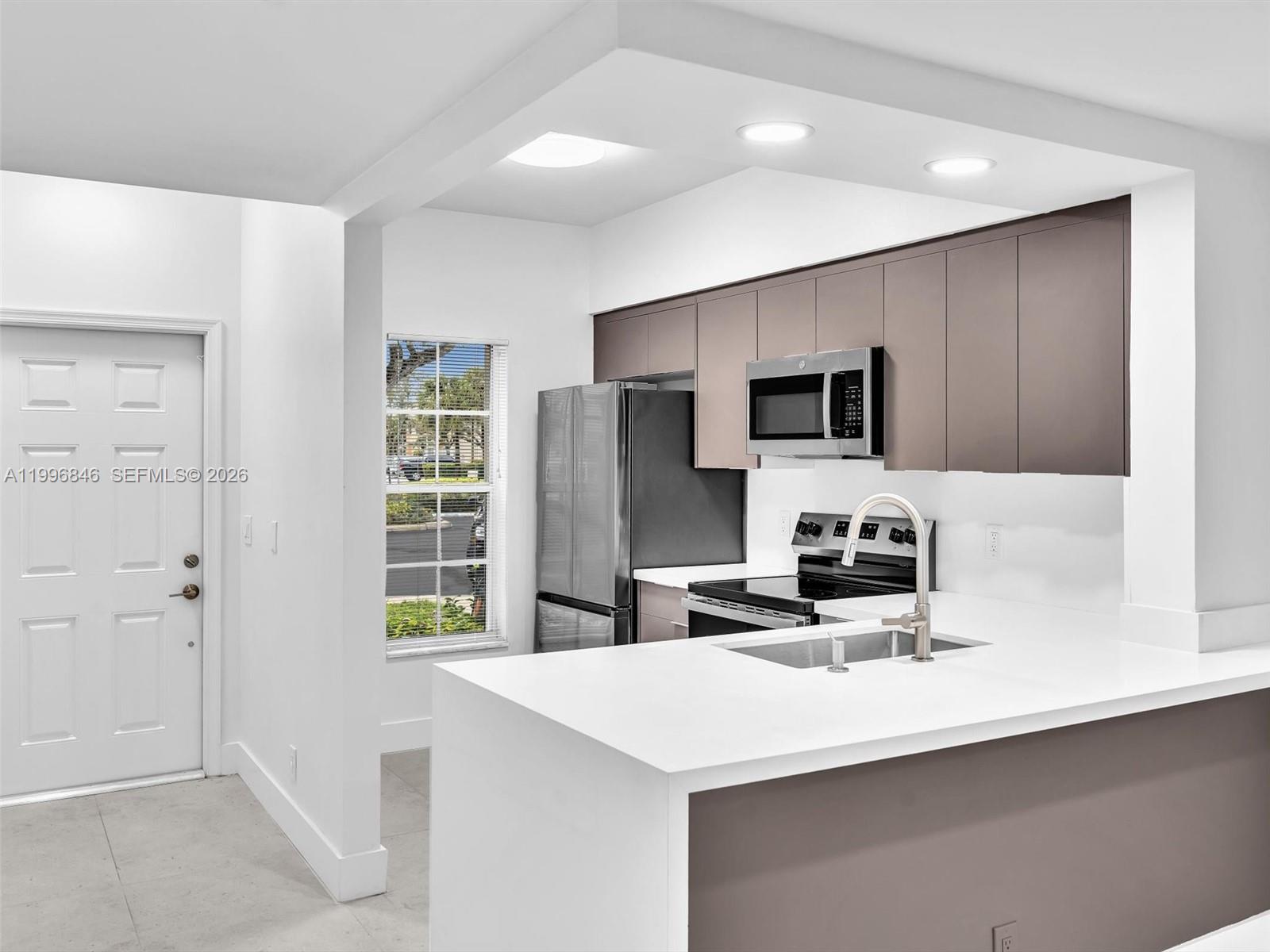 8 Key West Ct #8, Weston FL 33326
