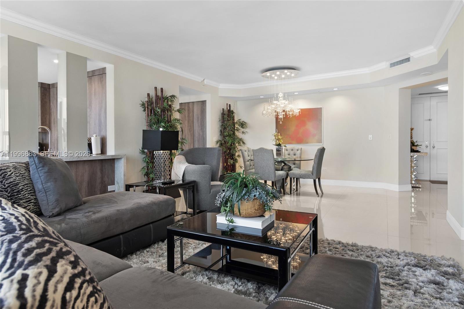 848 Brickell Key Dr #3905, Miami FL 33131