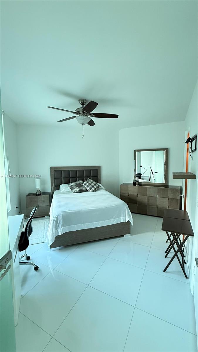 350 S Miami Ave #2512, Miami FL 33130