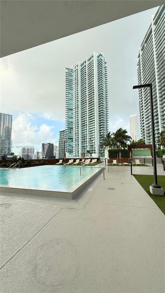 350 S Miami Ave #2512, Miami FL 33130