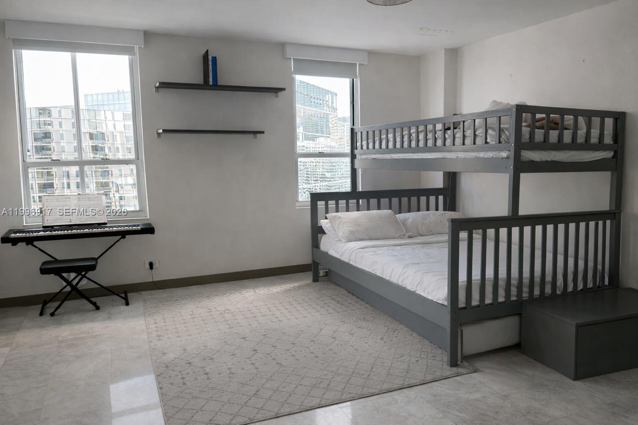 701 Brickell Key Blvd #1611, Miami FL 33131