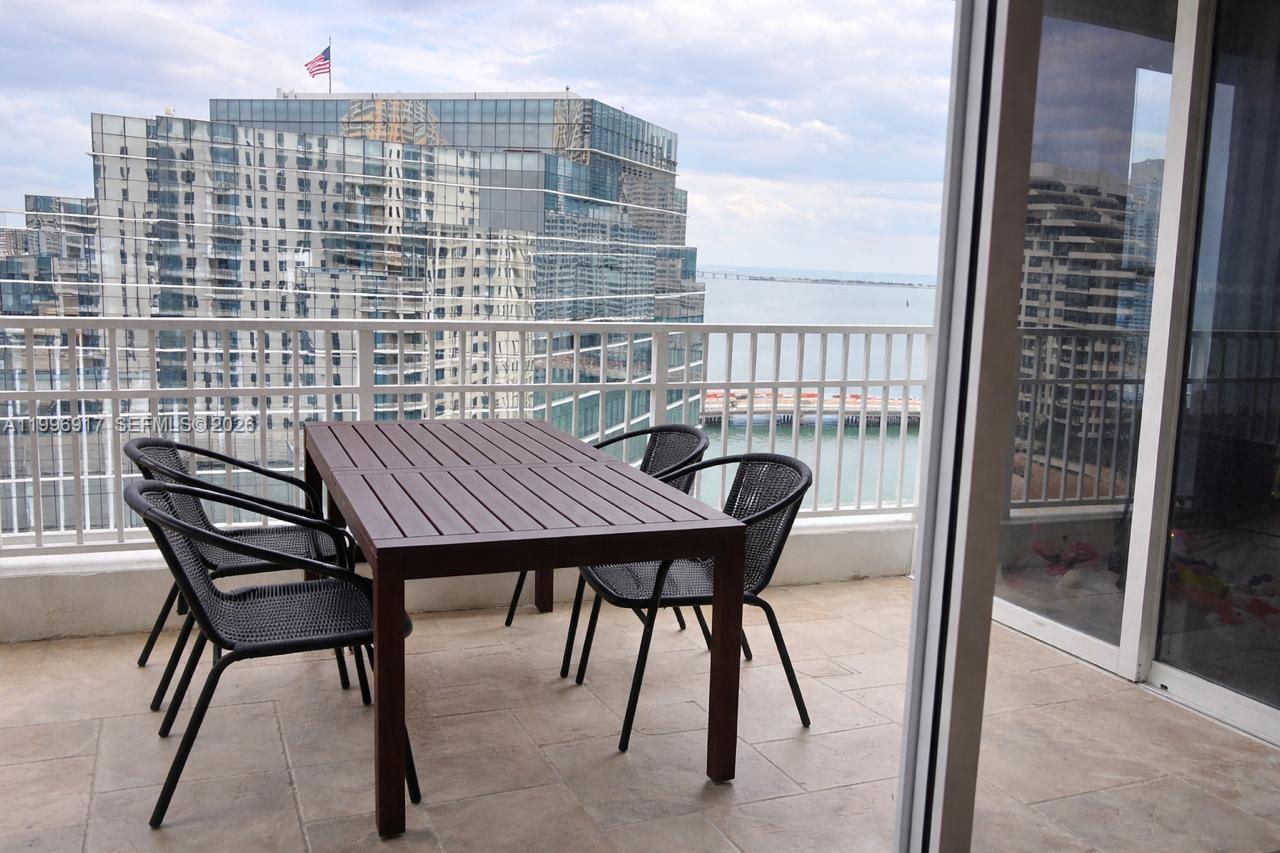 701 Brickell Key Blvd #1611, Miami FL 33131