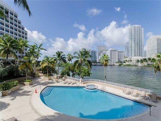 701 Brickell Key Blvd #1611, Miami FL 33131
