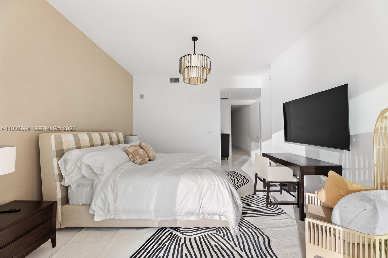 16901 Collins Ave #802, Sunny Isles Beach FL 33160