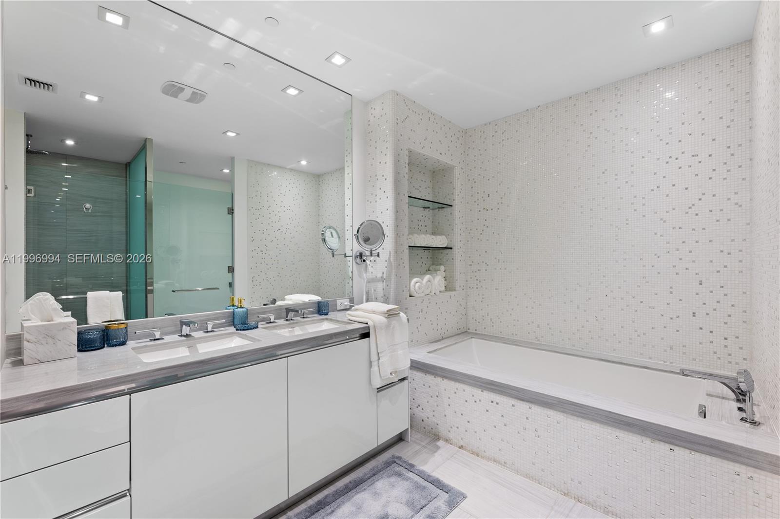 16901 Collins Ave #802, Sunny Isles Beach FL 33160