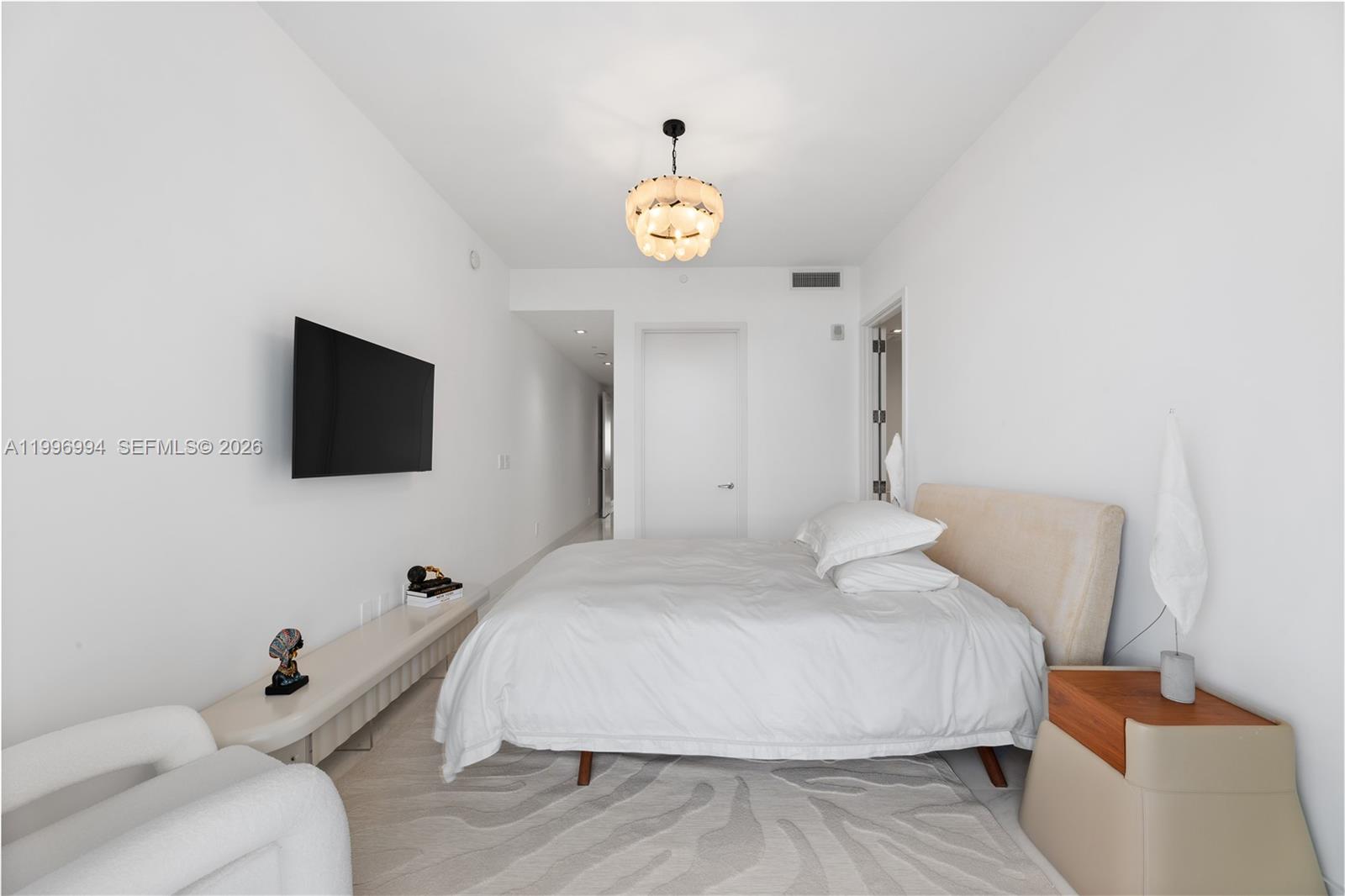 16901 Collins Ave #802, Sunny Isles Beach FL 33160