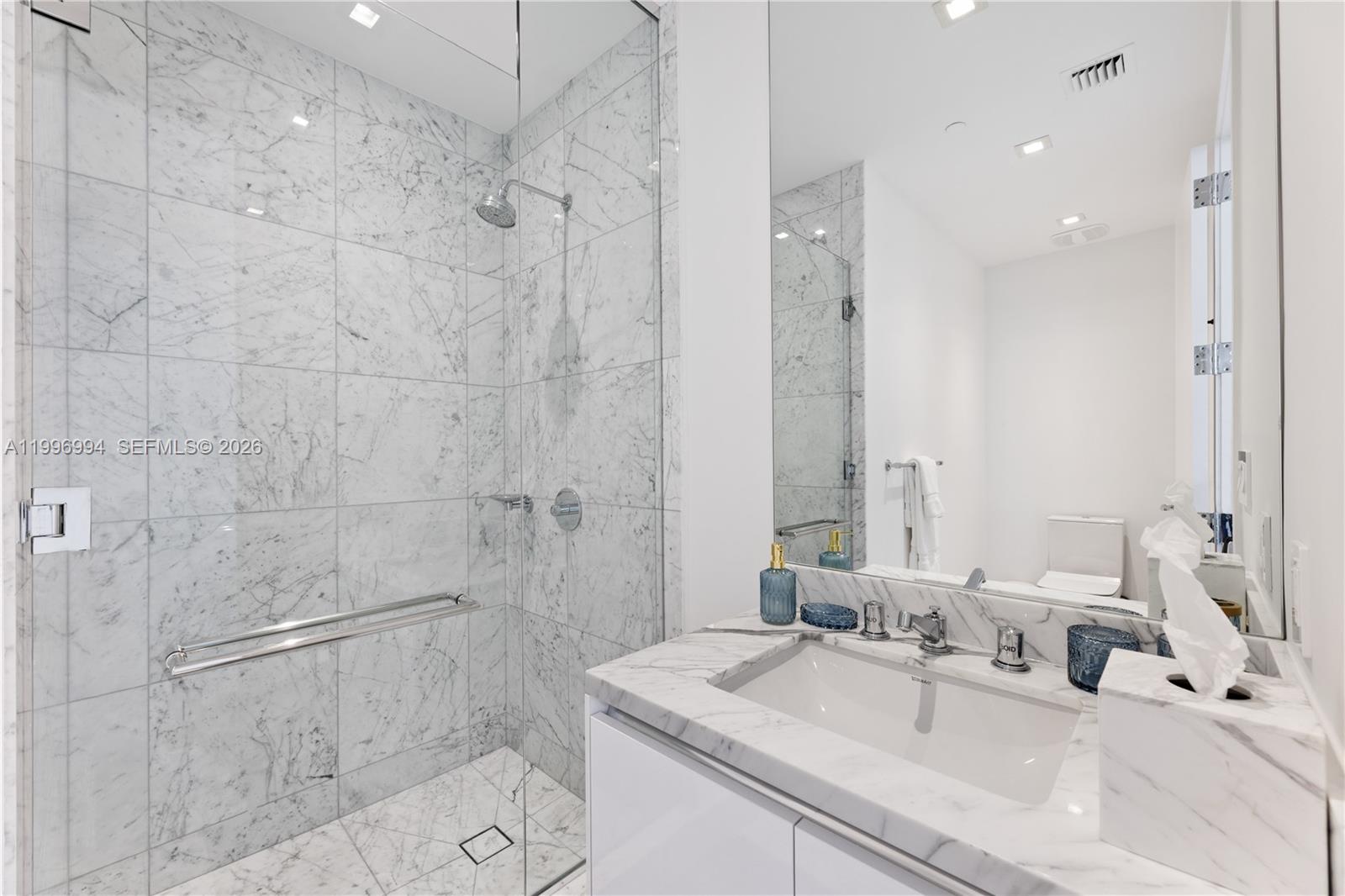 16901 Collins Ave #802, Sunny Isles Beach FL 33160
