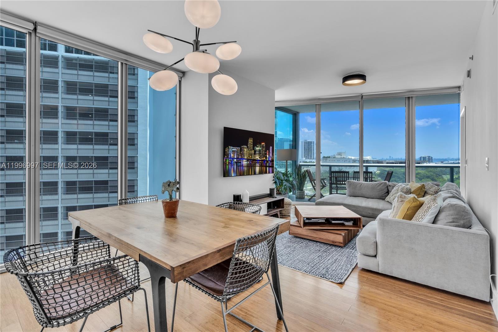 888 Biscayne Boulevard #812, Miami FL 33132