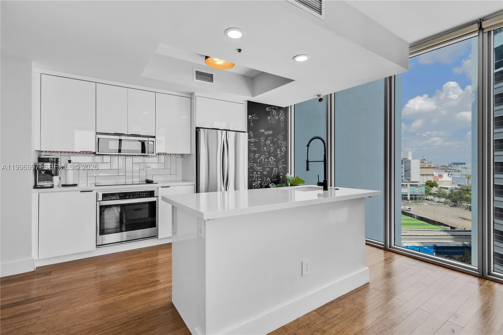 888 Biscayne Boulevard #812, Miami FL 33132