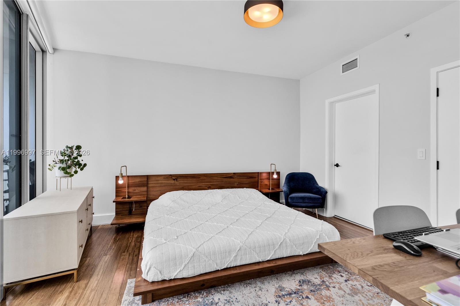 888 Biscayne Boulevard #812, Miami FL 33132