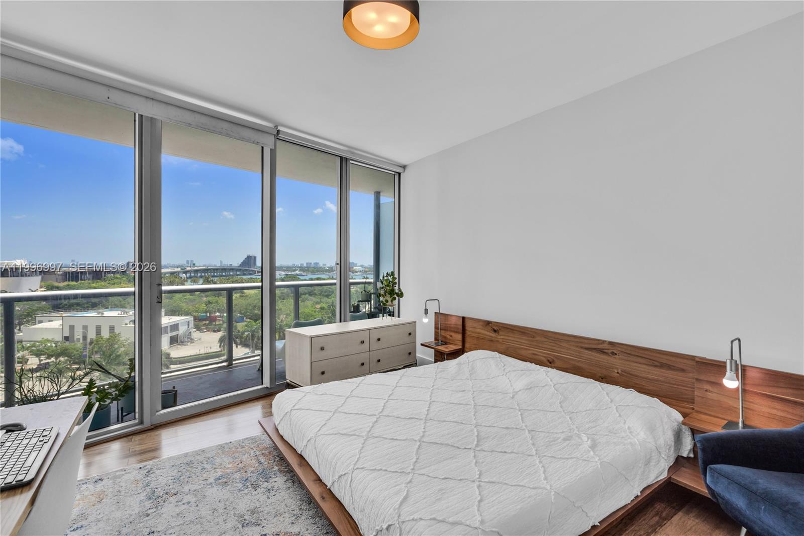 888 Biscayne Boulevard #812, Miami FL 33132