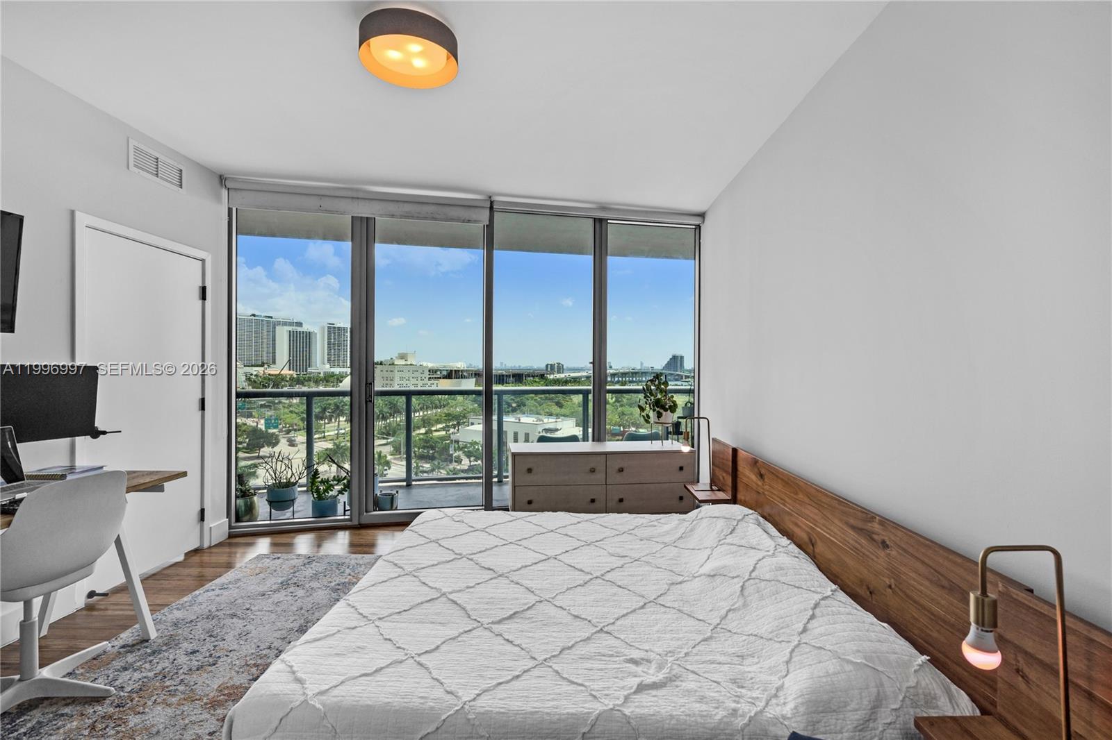 888 Biscayne Boulevard #812, Miami FL 33132