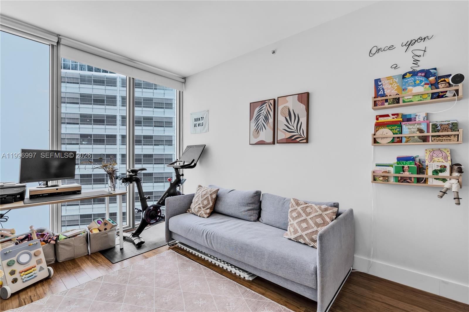 888 Biscayne Boulevard #812, Miami FL 33132