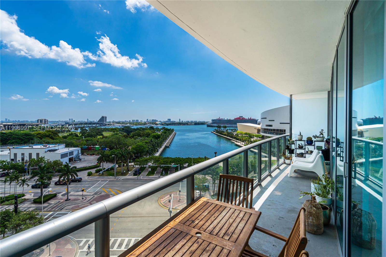 888 Biscayne Boulevard #812, Miami FL 33132
