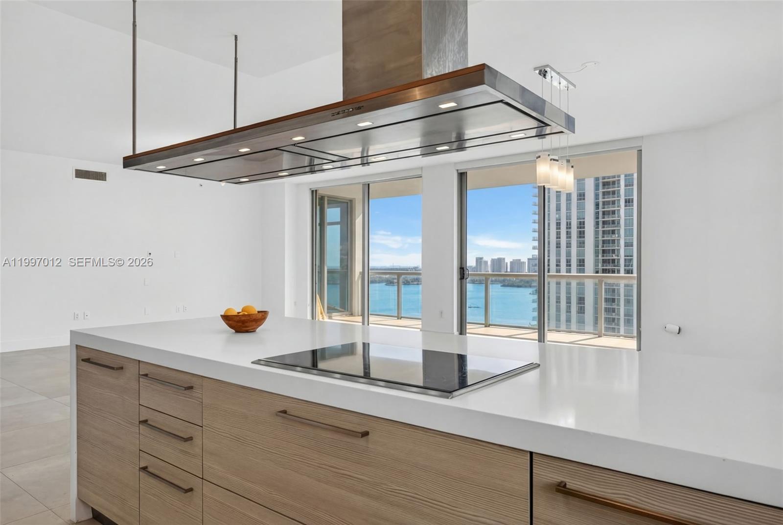 17301 Biscayne Blvd #1401, North Miami Beach FL 33160