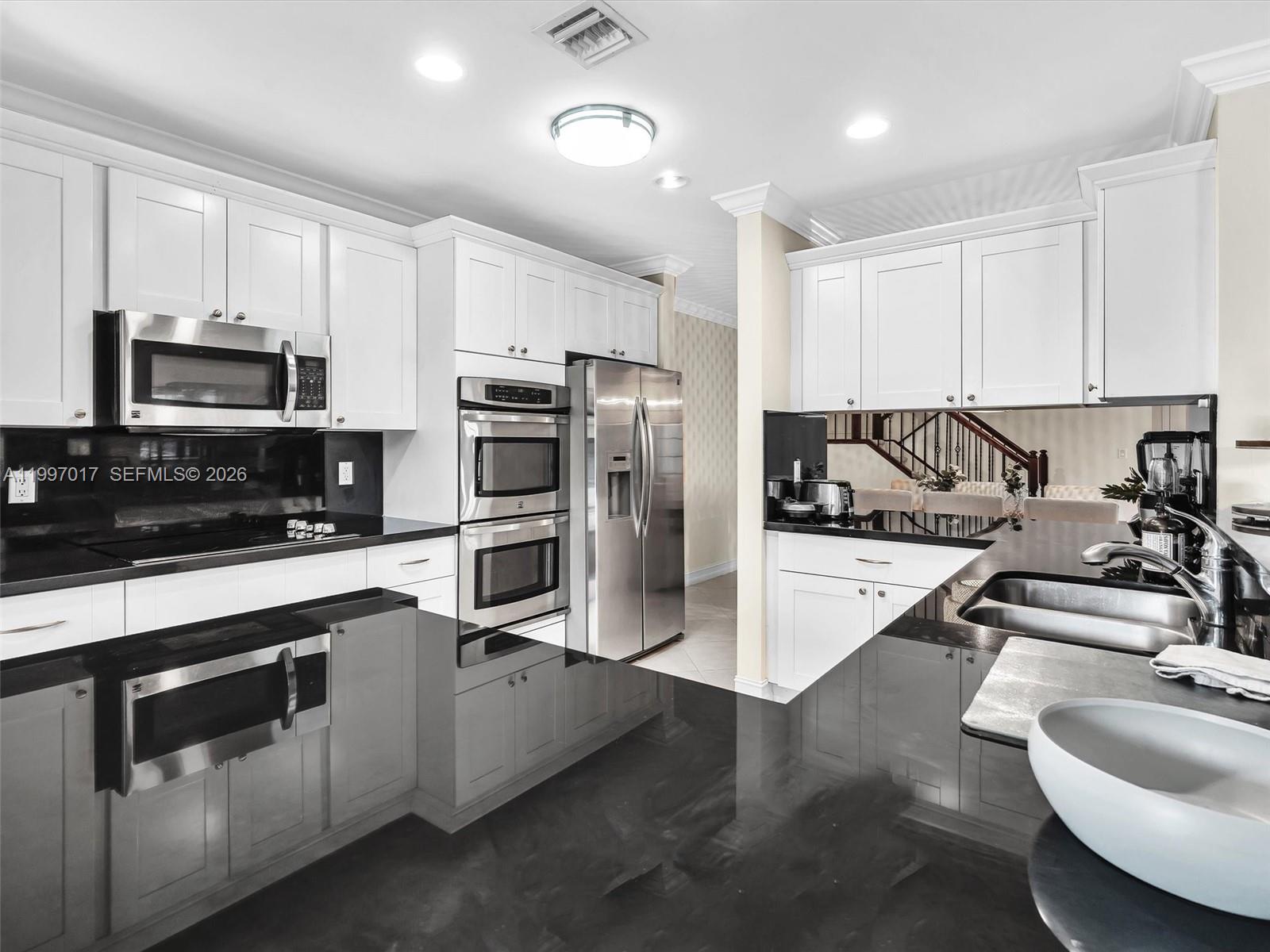 2901 Hidden Harbour St, Dania Beach FL 33312