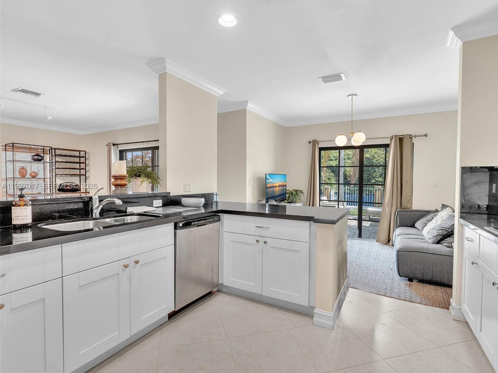 2901 Hidden Harbour St, Dania Beach FL 33312