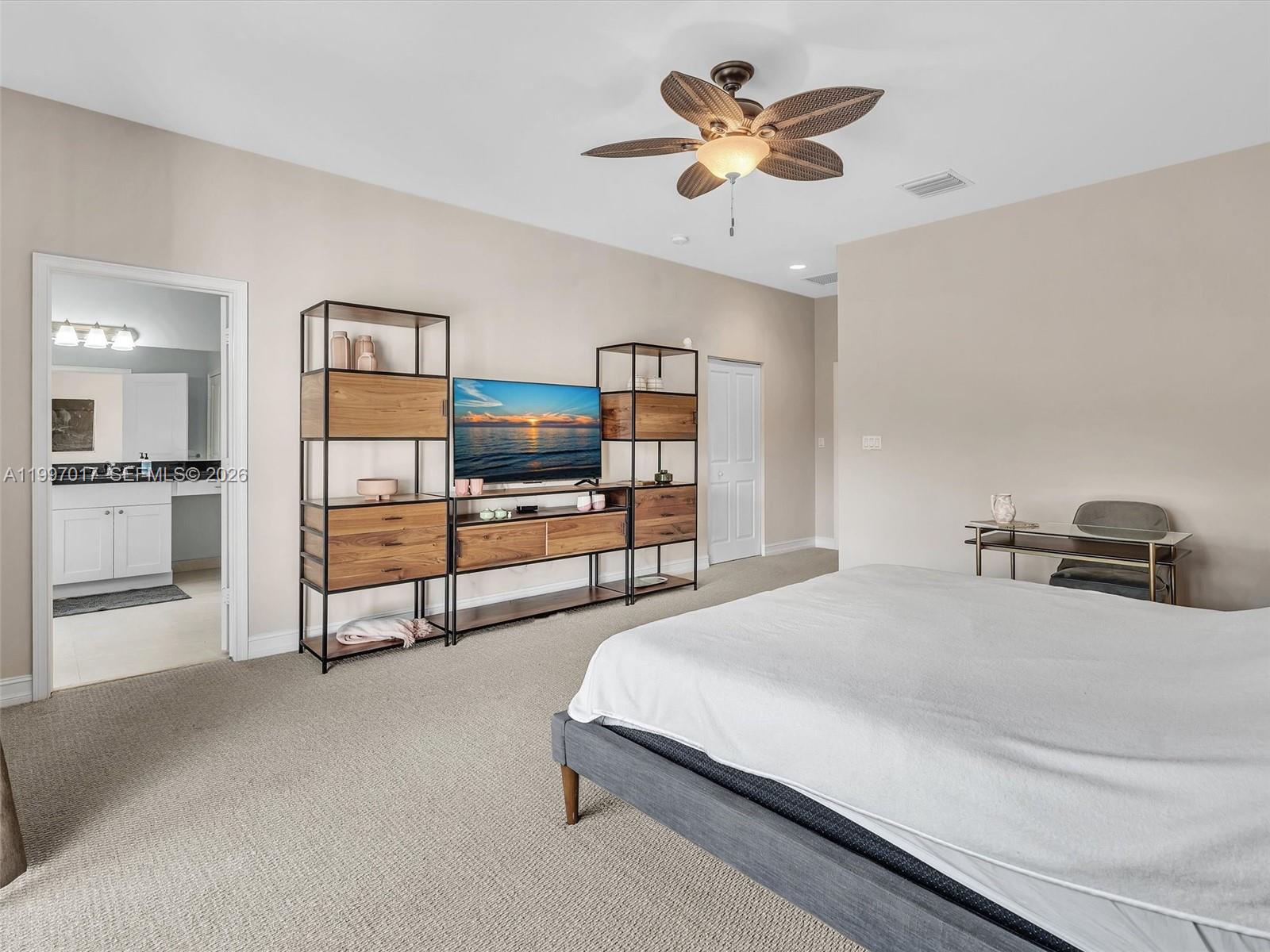 2901 Hidden Harbour St, Dania Beach FL 33312