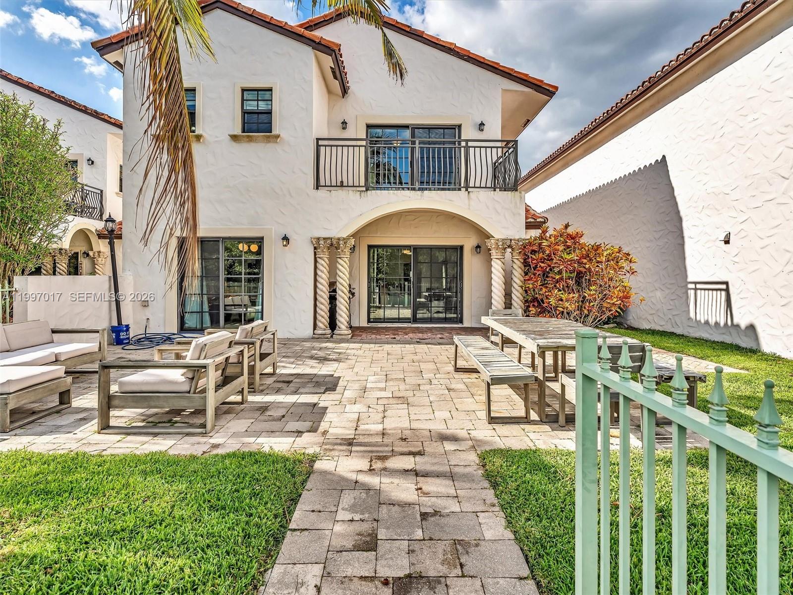 2901 Hidden Harbour St, Dania Beach FL 33312