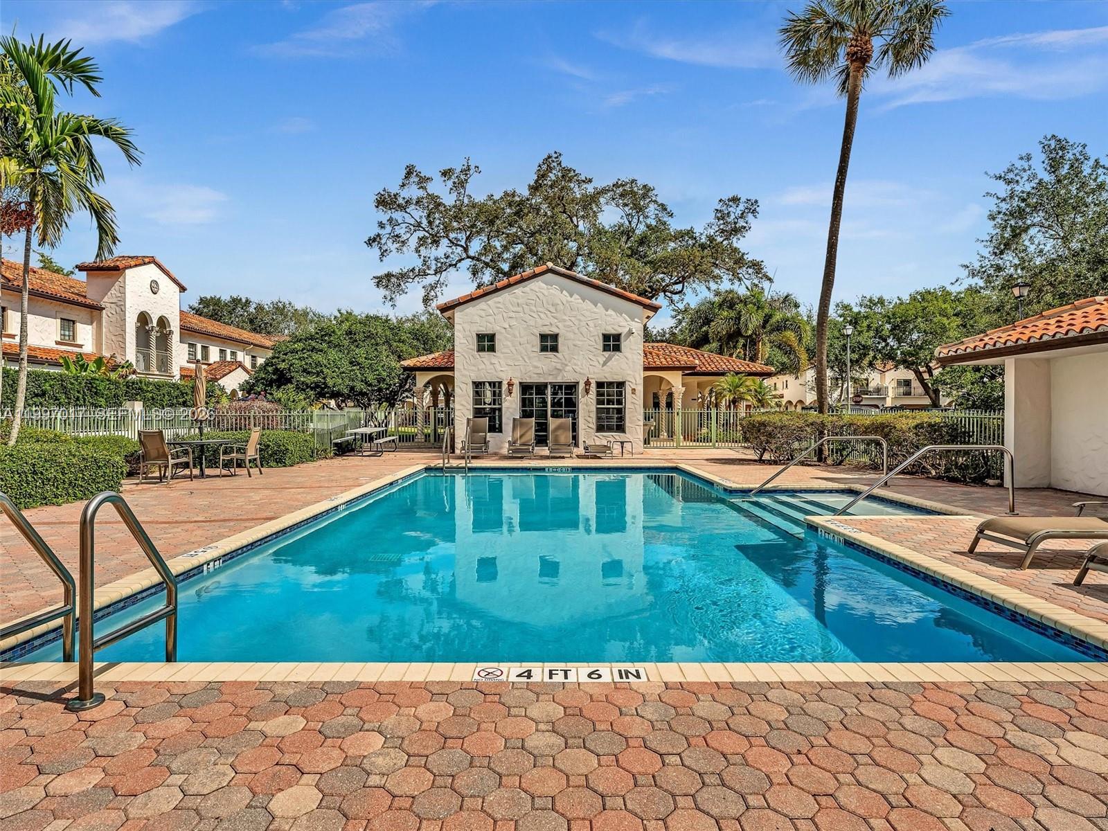 2901 Hidden Harbour St, Dania Beach FL 33312