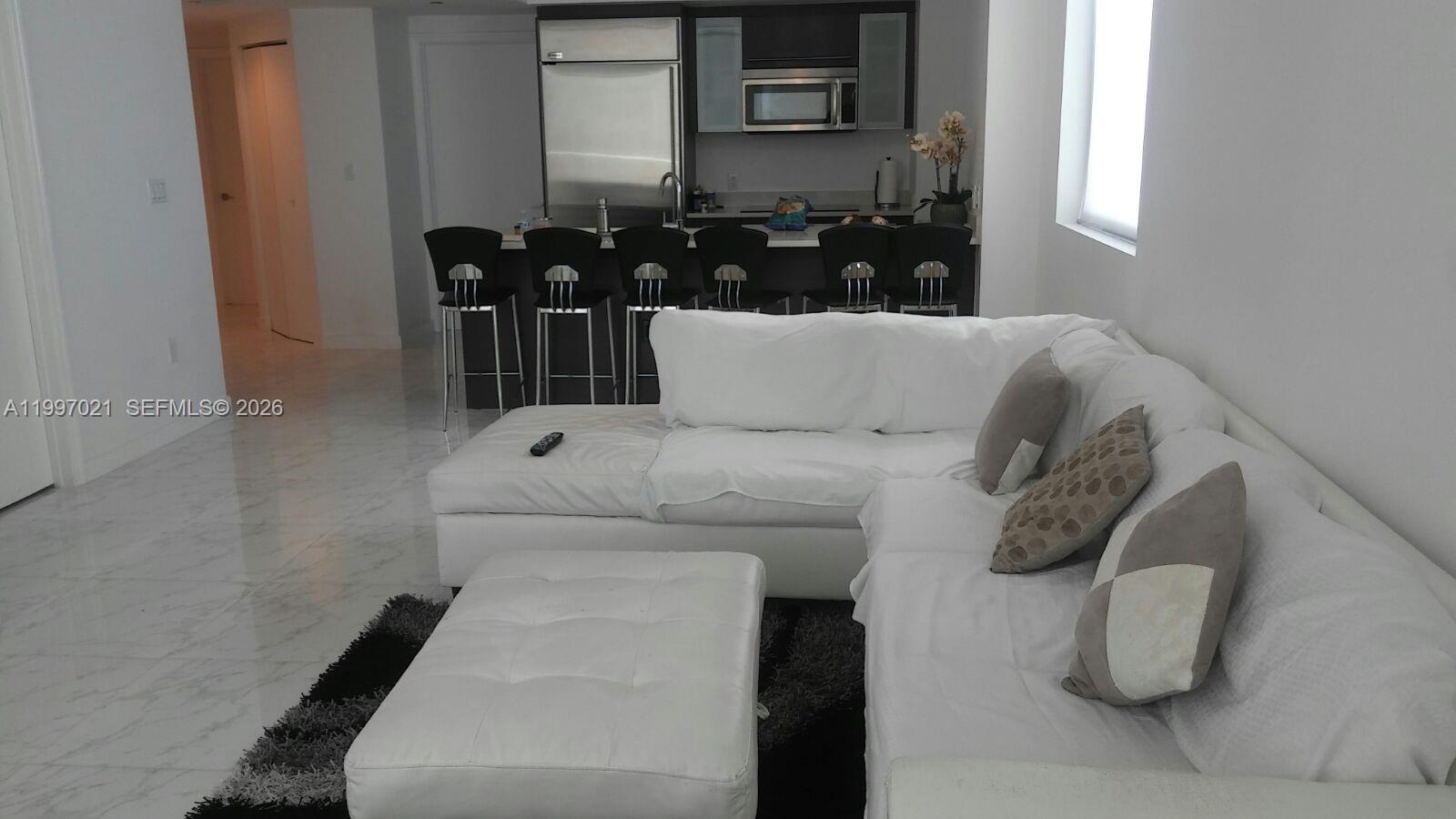 55 SE 6th St #2310, Miami FL 33131