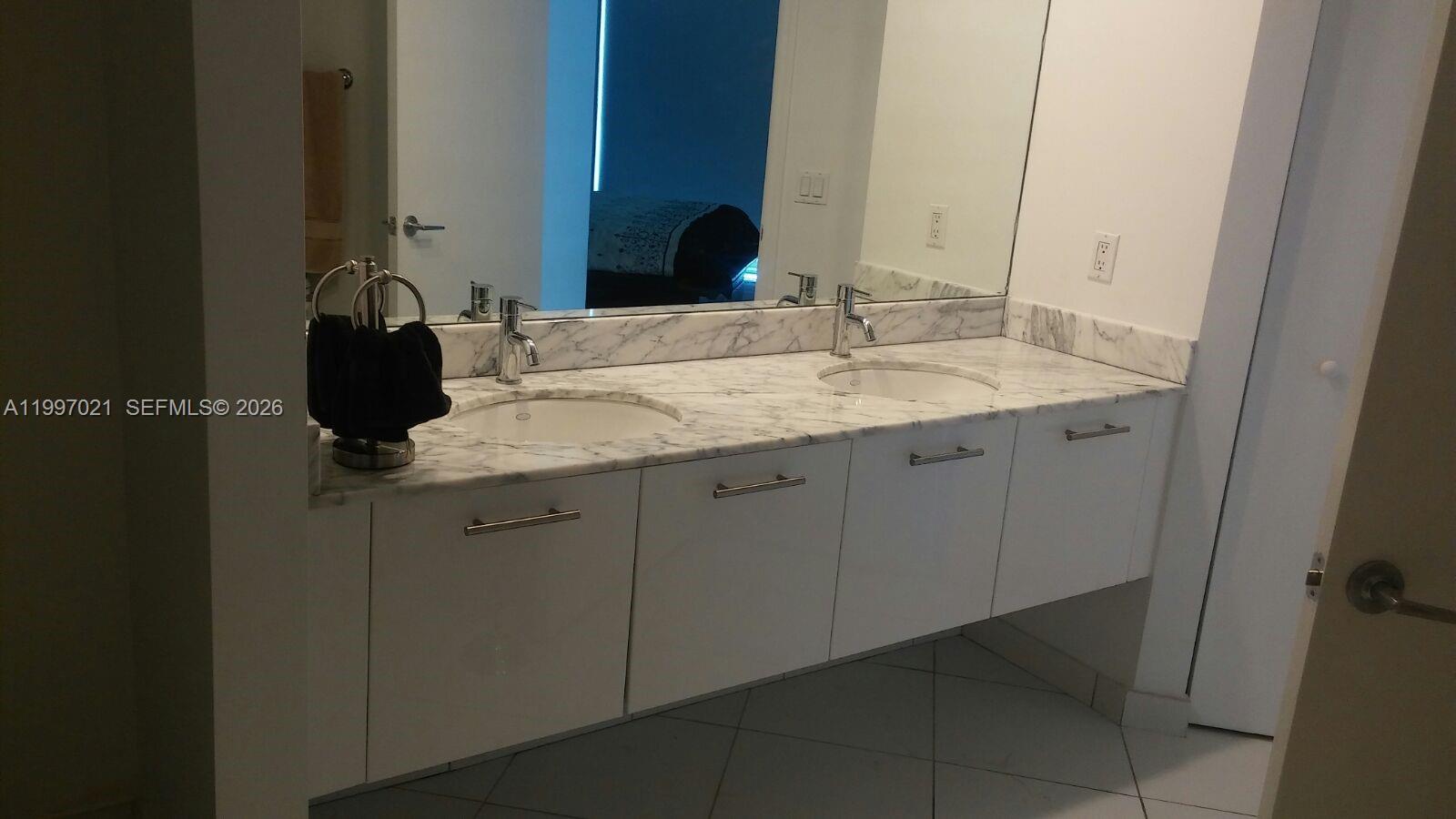 55 SE 6th St #2310, Miami FL 33131