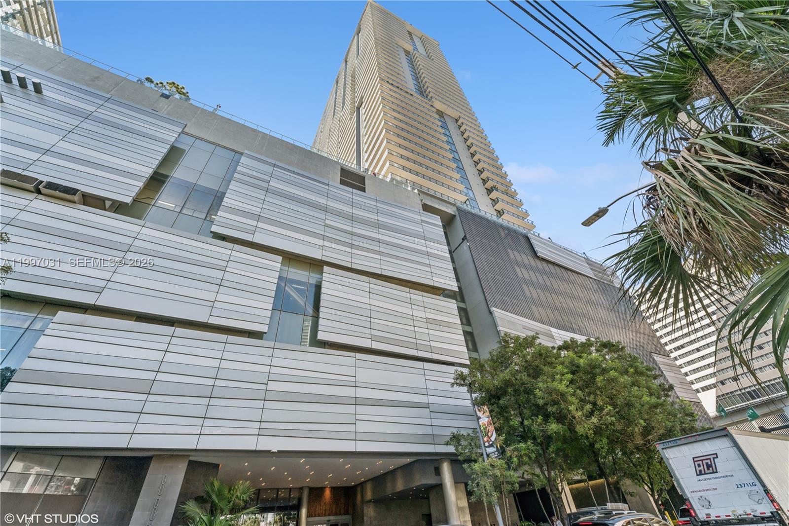 88 SW 7th St #1804, Miami FL 33130