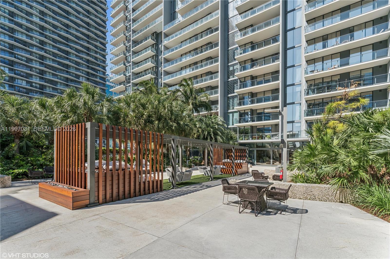 88 SW 7th St #1804, Miami FL 33130