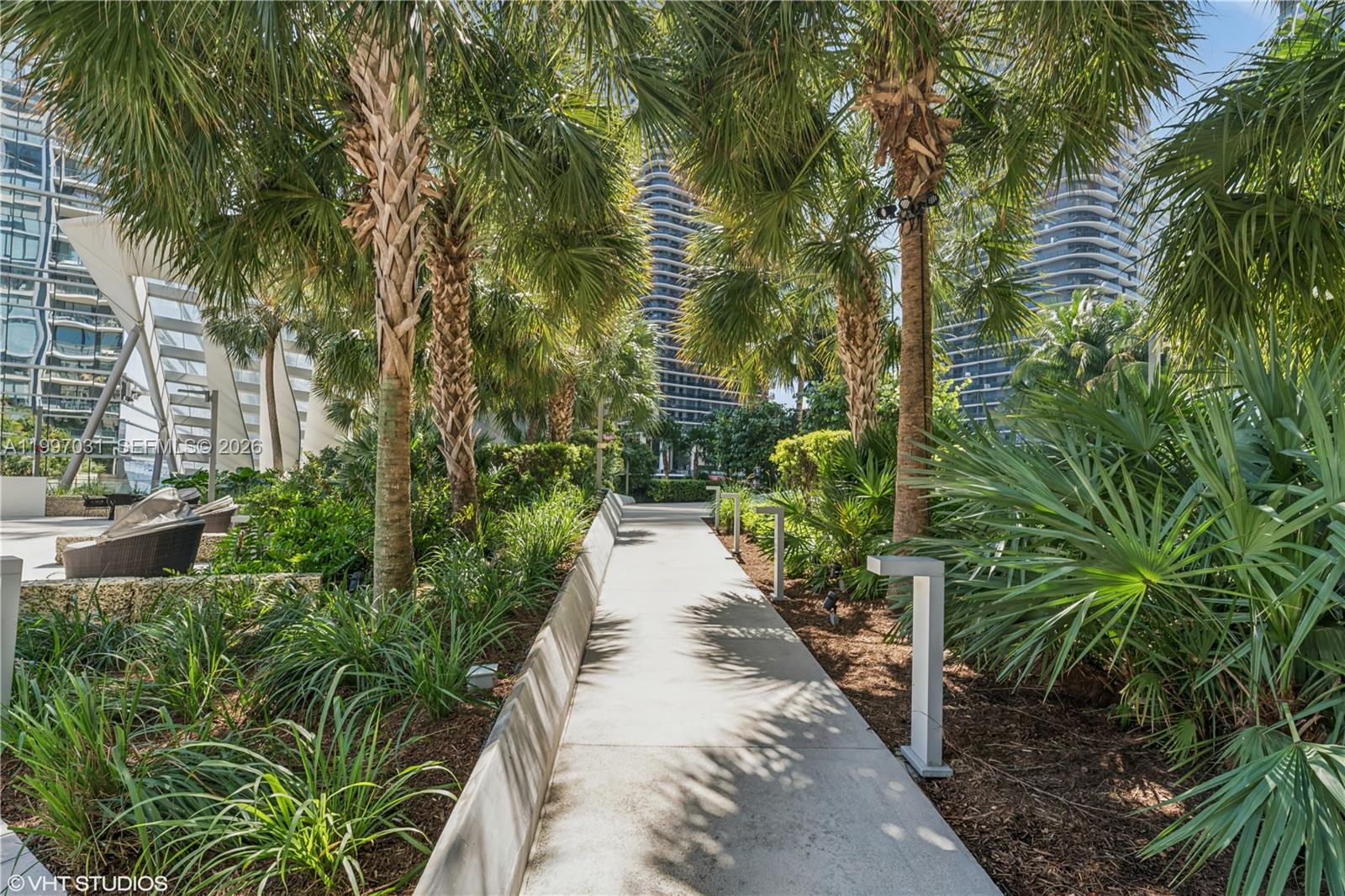 88 SW 7th St #1804, Miami FL 33130
