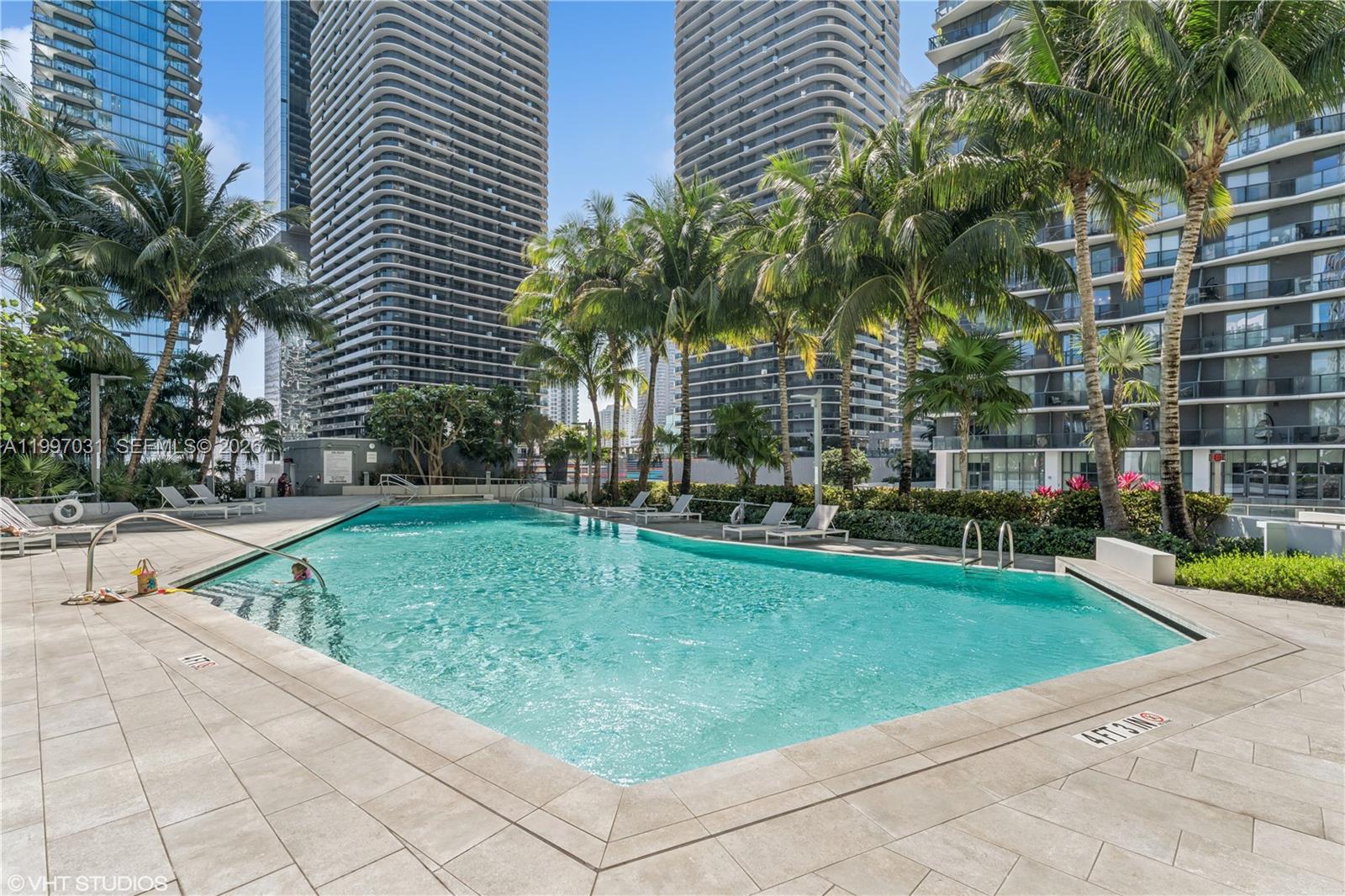 88 SW 7th St #1804, Miami FL 33130