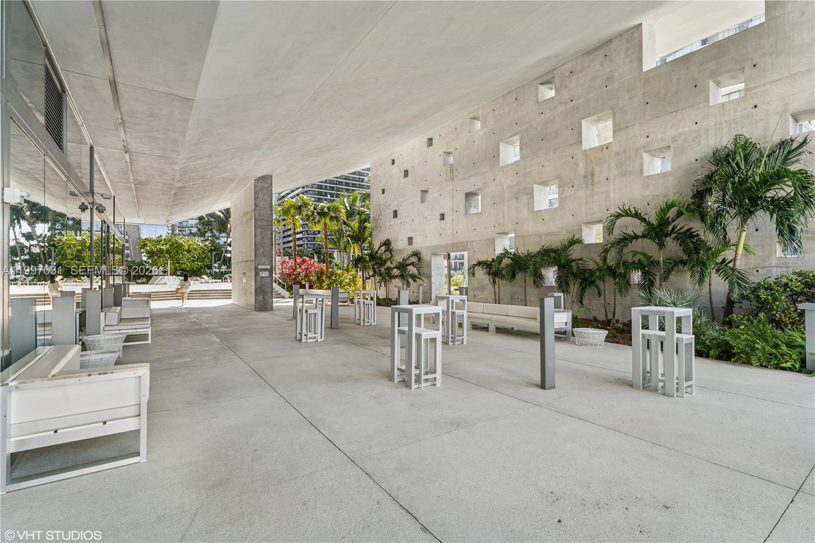 88 SW 7th St #1804, Miami FL 33130