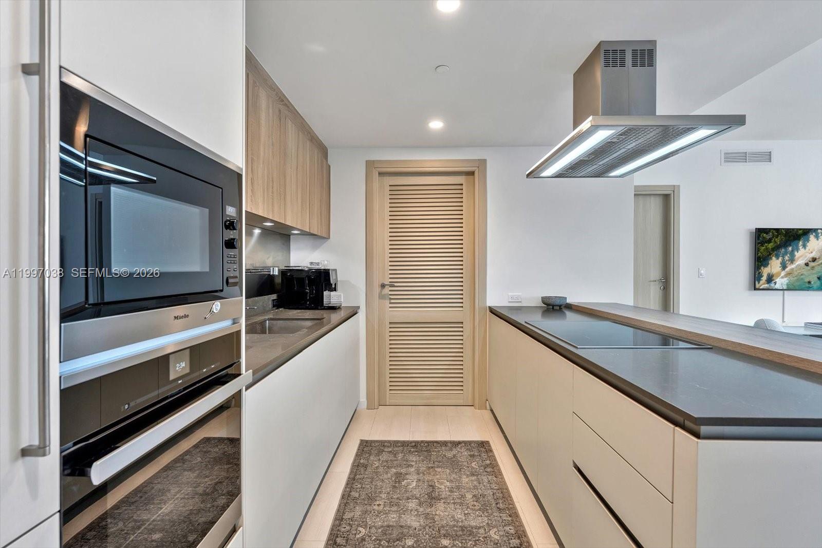 1000 Brickell Plaza #3609, Miami FL 33131